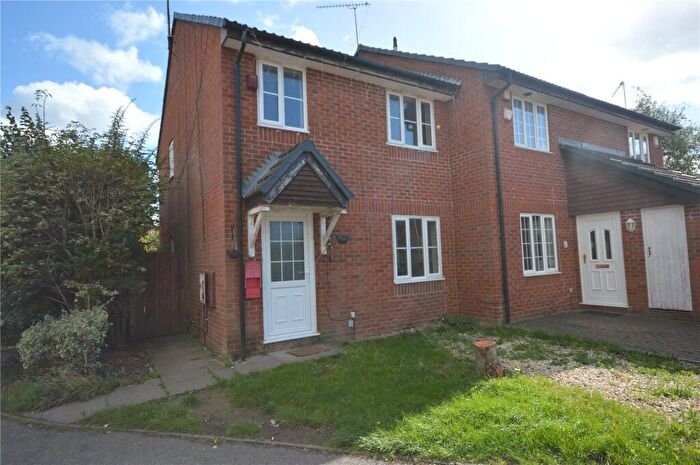 3 Bedroom End Of Terrace House For Sale In Spurcroft, Luton, Bedfordshire, LU3