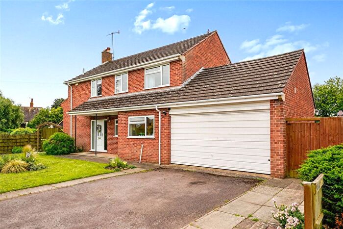 4 Bedroom Detached House For Sale In Station Road, Harvington, Evesham, Worcestershire, WR11