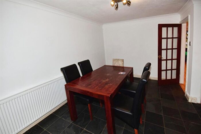 1 Bedroom Flat To Rent In The Ridgeway, London, E4