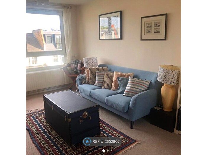 1 Bedroom Flat To Rent In Waverton Road, London, SW18