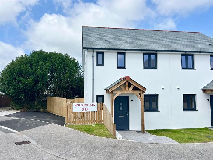 3 Bedroom End Of Terrace House For Sale In Kew Kernow, Roche, PL26
