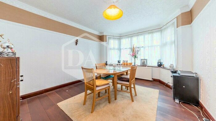3 Bedroom Semi-Detached House To Rent In Alexandra Gardens, Muswell Hill, London, N10