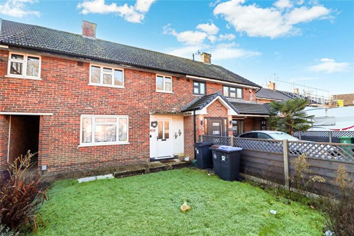 3 Bedroom Terraced House For Sale In Queen Elizabeth Way, Woking, Surrey, GU22
