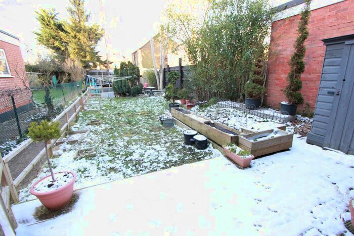 2 Bedroom Apartment To Rent In Woodhouse Road, North Finchley, London, N12