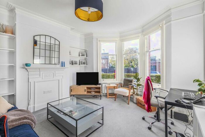 1 Bedroom Maisonette To Rent In Radbourne Road, London, SW12