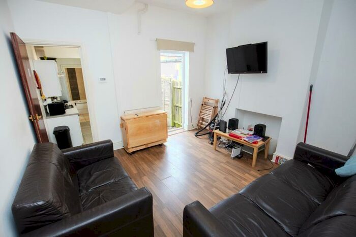 5 Bedroom Terraced House To Rent In Dawlish Road, B29