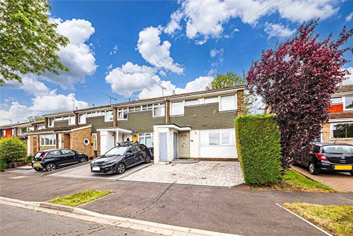 3 Bedroom End Of Terrace House For Sale In Ryder Close, Bovingdon, Hemel Hempstead, Hertfordshire, HP3