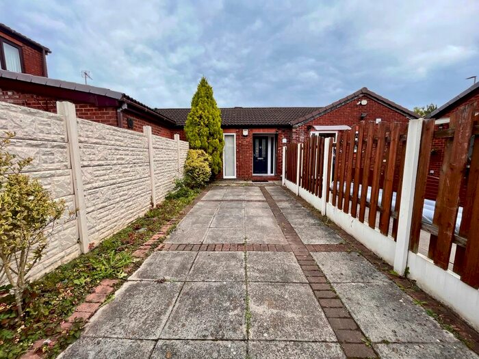 2 Bedroom Semi-Detached Bungalow To Rent In Burnell Close, St. Helens, WA10