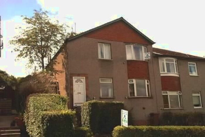 3 Bedroom Flat To Rent In Crofthill Road, Croftfoot, Glasgow, G44
