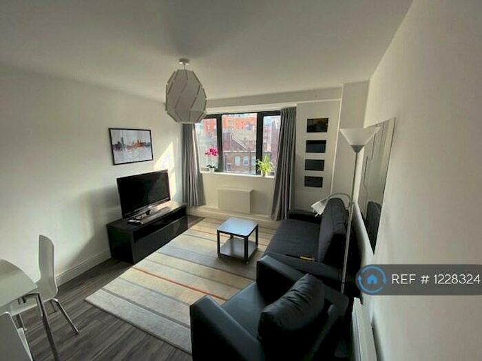 2 Bedroom Flat To Rent In Queens House, Sheffield, S1