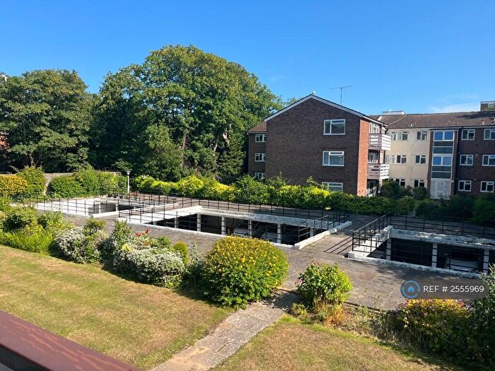 2 Bedroom Flat To Rent In Athelney Court, Bournemouth, BH1