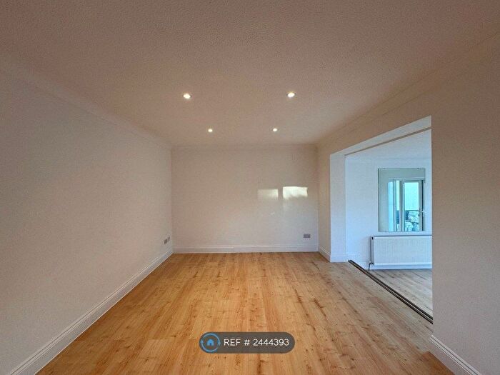 3 Bedroom Semi-Detached House To Rent In Tern Way, Brentwood, CM14