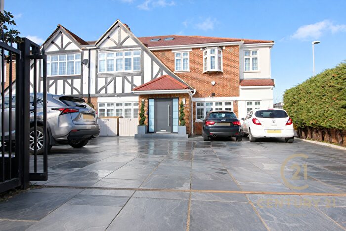 7 Bedroom Semi-detached House To Rent In Malden Road, New Malden, KT3