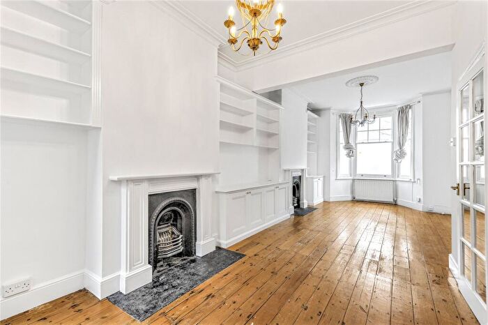 4 Bedroom Terraced House To Rent In Hydethorpe Road, London, SW12