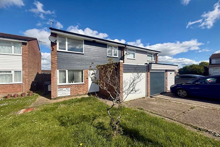 3 Bedroom Semi Detached House For Sale In Anson Way, Braintree, CM7