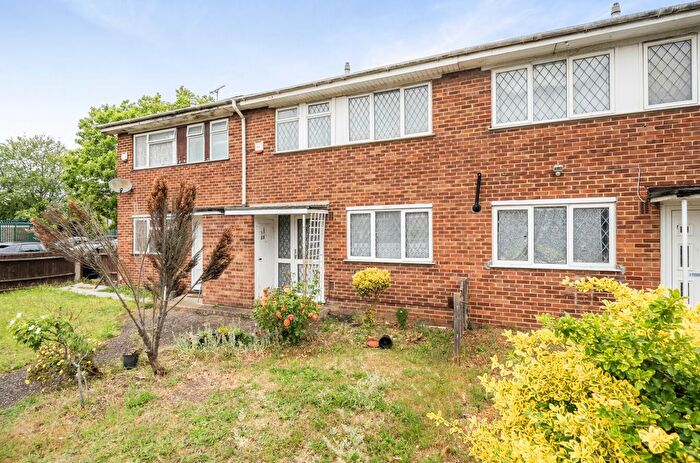 2 Bedroom Terraced House For Sale In St. Dunstans Close, Hayes, UB3