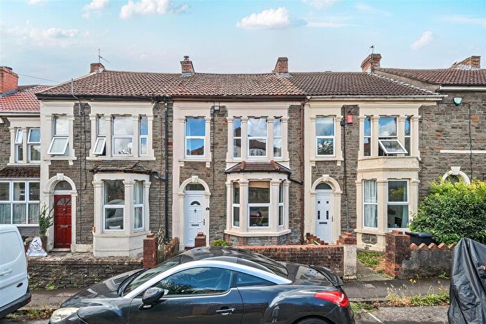 2 Bedroom Terraced House For Sale In Chase Road, Kingswood, Bristol, BS15