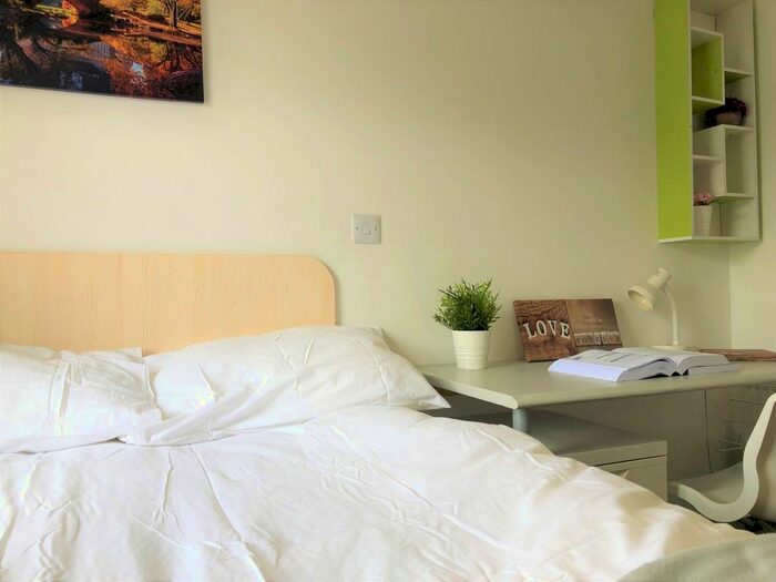 1 Bedroom Semi-Detached House To Rent In Charter Avenue, Coventry, West Midlands, CV4