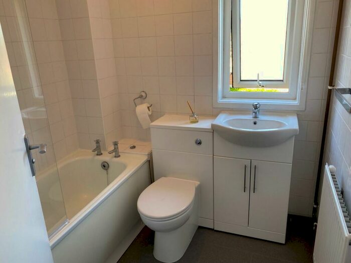 2 Bedroom Flat To Rent In Mushroom Field Road, Ecton Brook, Northampton, NN3