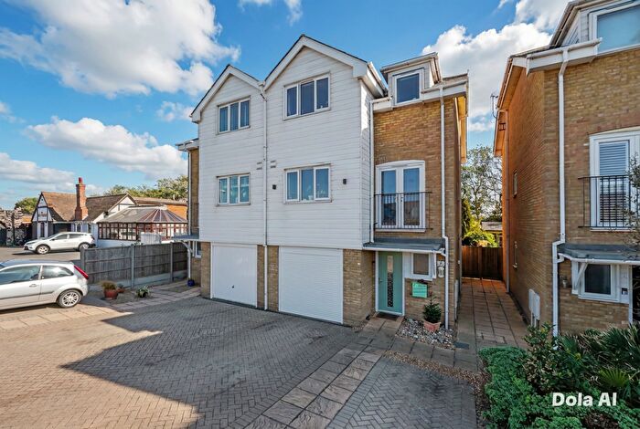 3 Bedroom Town House For Sale In Marine Parade, Sheerness, ME12