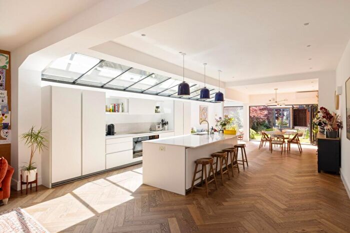5 Bedroom Terraced House For Sale In Parkholme Road, London Fields, E8