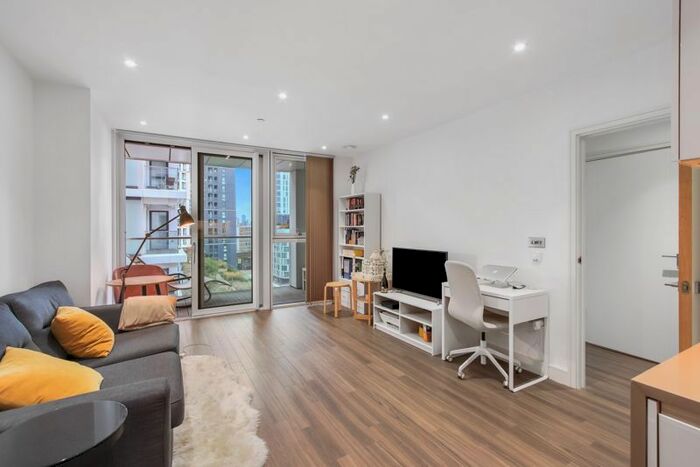 1 Bedroom Flat To Rent In Pinto Tower, Nine Elms, London, SW8