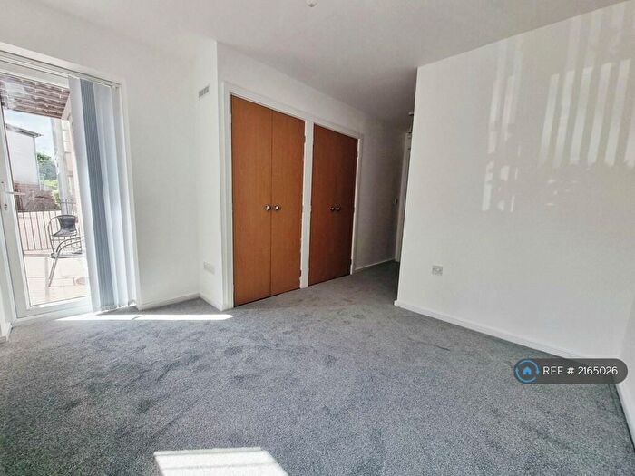 2 Bedroom Flat To Rent In Bolton Road, Blackburn, BB2