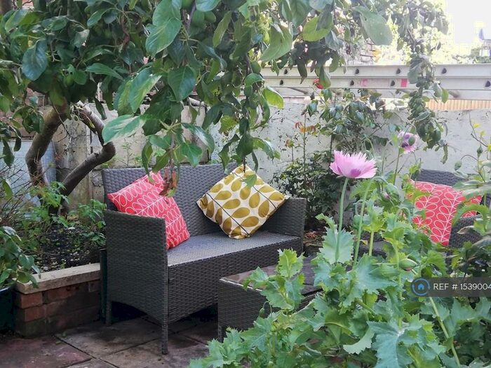 3 Bedroom Terraced House To Rent In Albion Street, Portslade, Brighton, BN41