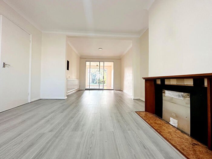 4 Bedroom House To Rent In Maxwell Gardens, Orpington, BR6