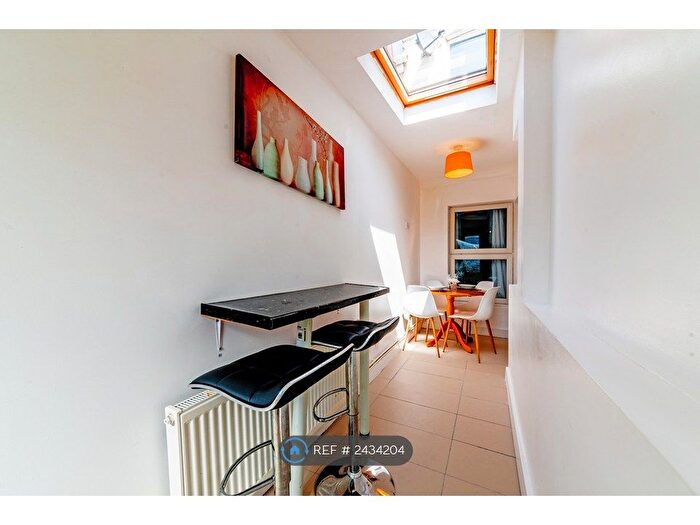 3 Bedroom Terraced House To Rent In Chatham, Chatham, ME4