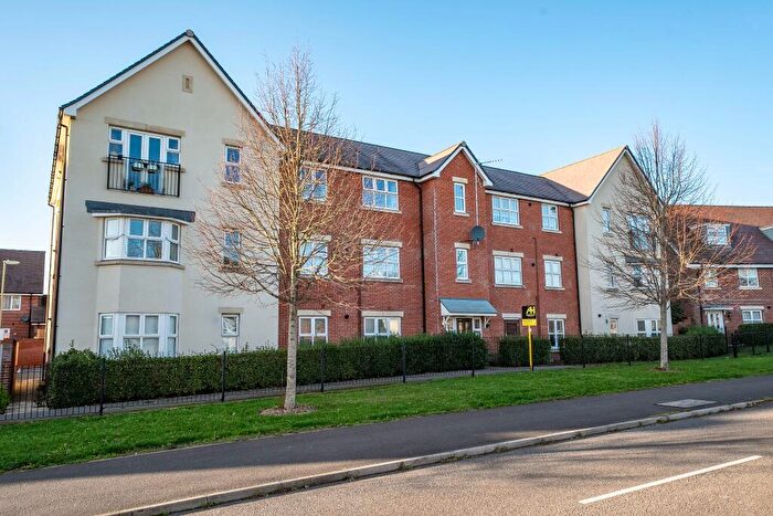 2 Bedroom Flat For Sale In Lee Valley Close, Andover, SP11