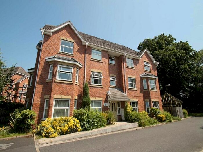 2 Bedroom Flat To Rent In Braystones Close, Timperley, Altrincham, WA15