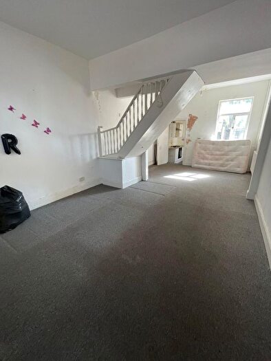 2 Bedroom Terraced House To Rent In Queens Head Road, Birmingham, West Midlands, B21