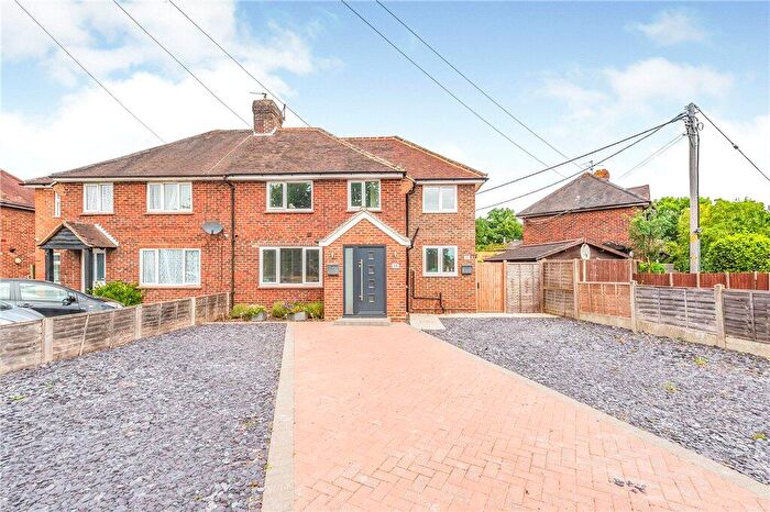 2 Bedroom Flat To Rent In Elmbridge Road, Cranleigh, Surrey, GU6
