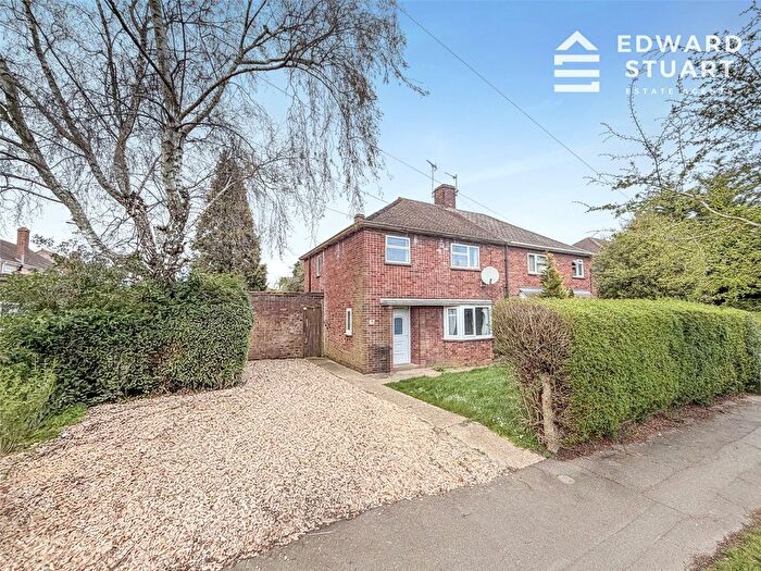 3 Bedroom Semi Detached House For Sale In Reeves Way, Peterborough, Cambridgeshire, PE1