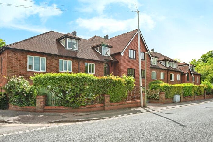 1 Bedroom Flat For Sale In Holly Court, Belmont Road, Leatherhead, Surrey, KT22