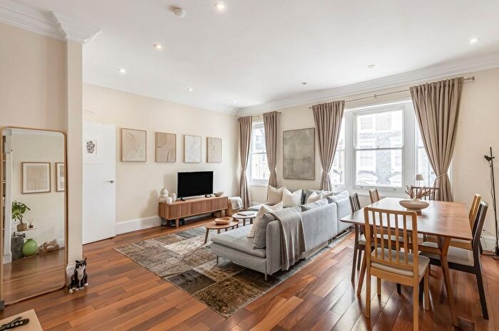 2 Bedroom Flat To Rent In Campden Hill Gardens, London, W8
