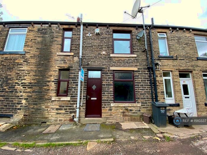 2 Bedroom Terraced House To Rent In Malton Street, Halifax, HX3