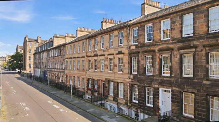 1 Bedroom Flat For Sale In / Cumberland Street, Edinburgh, EH3