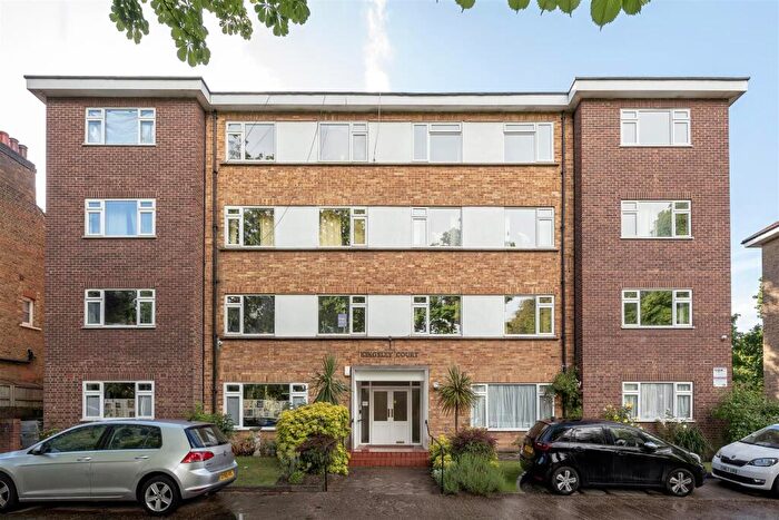 2 Bedroom Flat For Sale In New Wanstead, Wanstead, E11