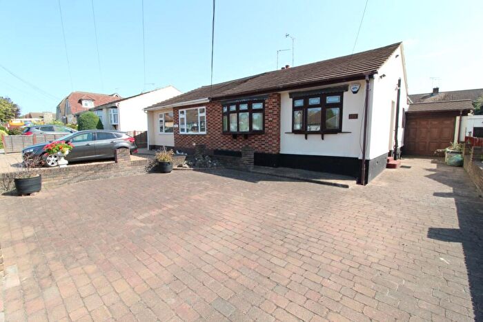 3 Bedroom Semi-Detached Bungalow To Rent In Clifton Avenue, Benfleet, SS7