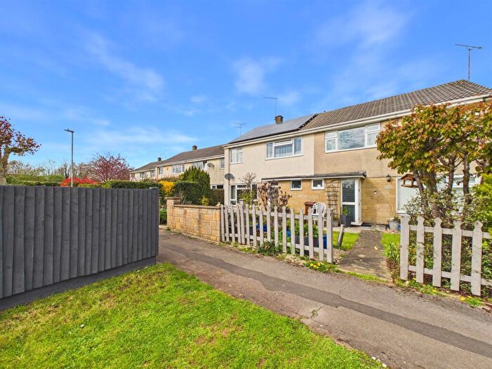 4 Bedroom Semi Detached House For Sale In Cranwell Close, Chippenham, SN14