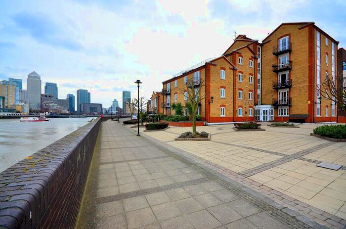 2 Bedroom Flat To Rent In Rotherhithe Street, Rotherhithe, London, SE16