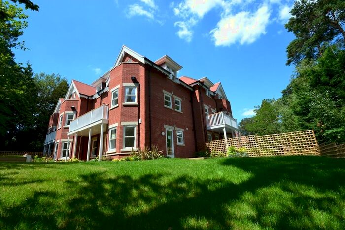 2 Bedroom Flat To Rent In Bournemouth, BH3