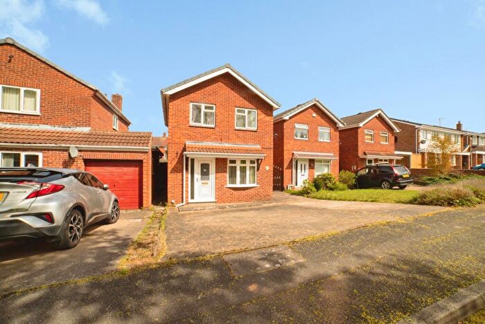 3 Bedroom Detached House For Sale In Curzon Close, Rainworth, Mansfield, Nottinghamshire, NG21