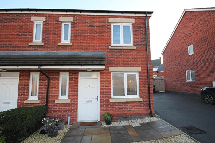 3 Bedroom Semi Detached House To Rent In Headstock Drive, Castle Gresley, Derbyshire, DE11