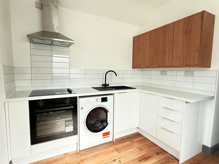 2 Bedroom Apartment To Rent In Holyhead Road, Bangor, LL57