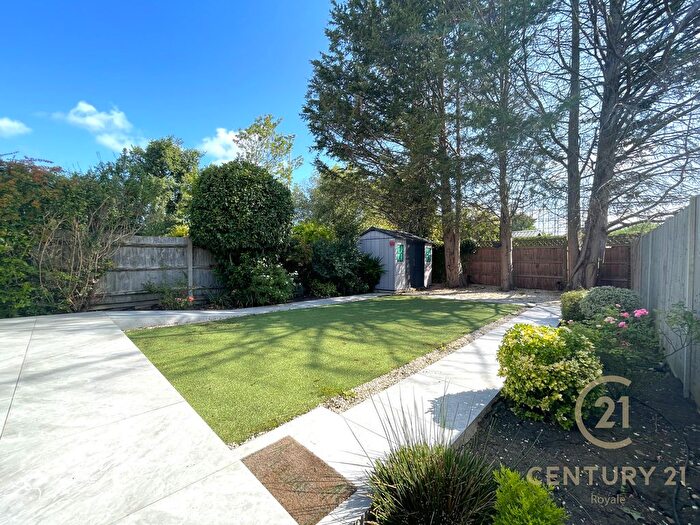 4 Bedroom Semi Detached House For Sale In Ancaster Crescent, New Malden, KT3