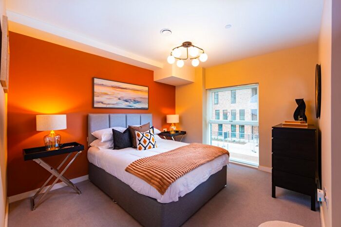 1 Bedroom Flat For Sale In Clayton Road, Hayes, UB3