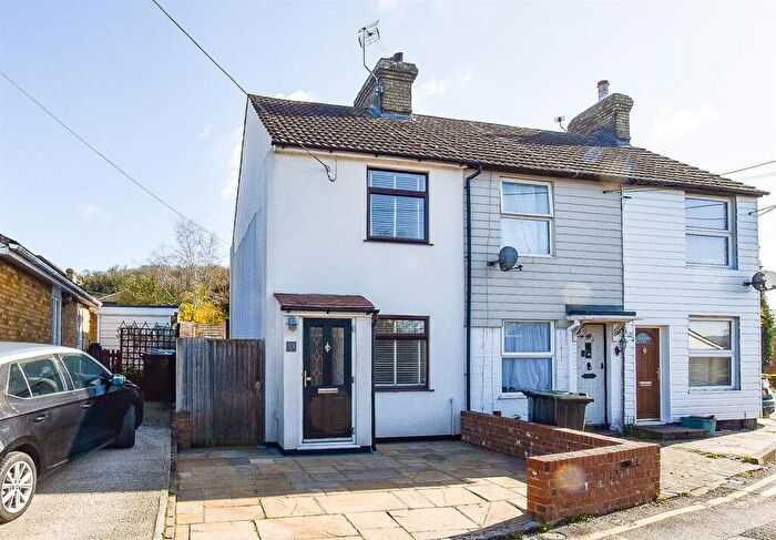 2 Bedroom End Of Terrace House For Sale In Baker Street, Burham, ME1